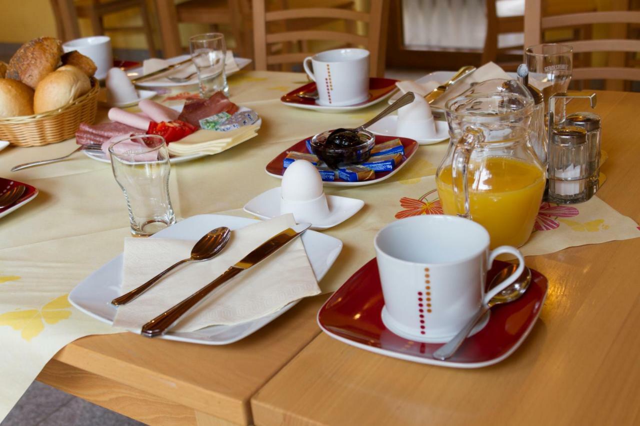 Bistro Im Ring Bed & Breakfast Quiddelbach ภายนอก รูปภาพ